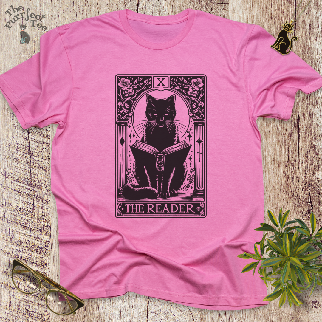 Tarot card reader cat t-shirt