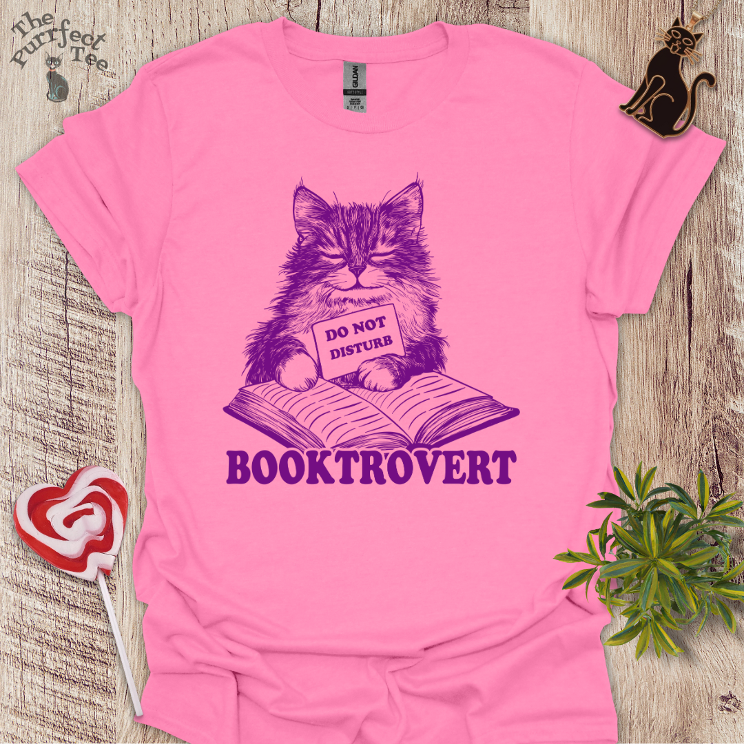 Booktrovert cat t-shirt