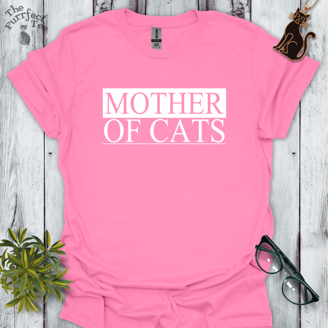 Mother of cats white/black