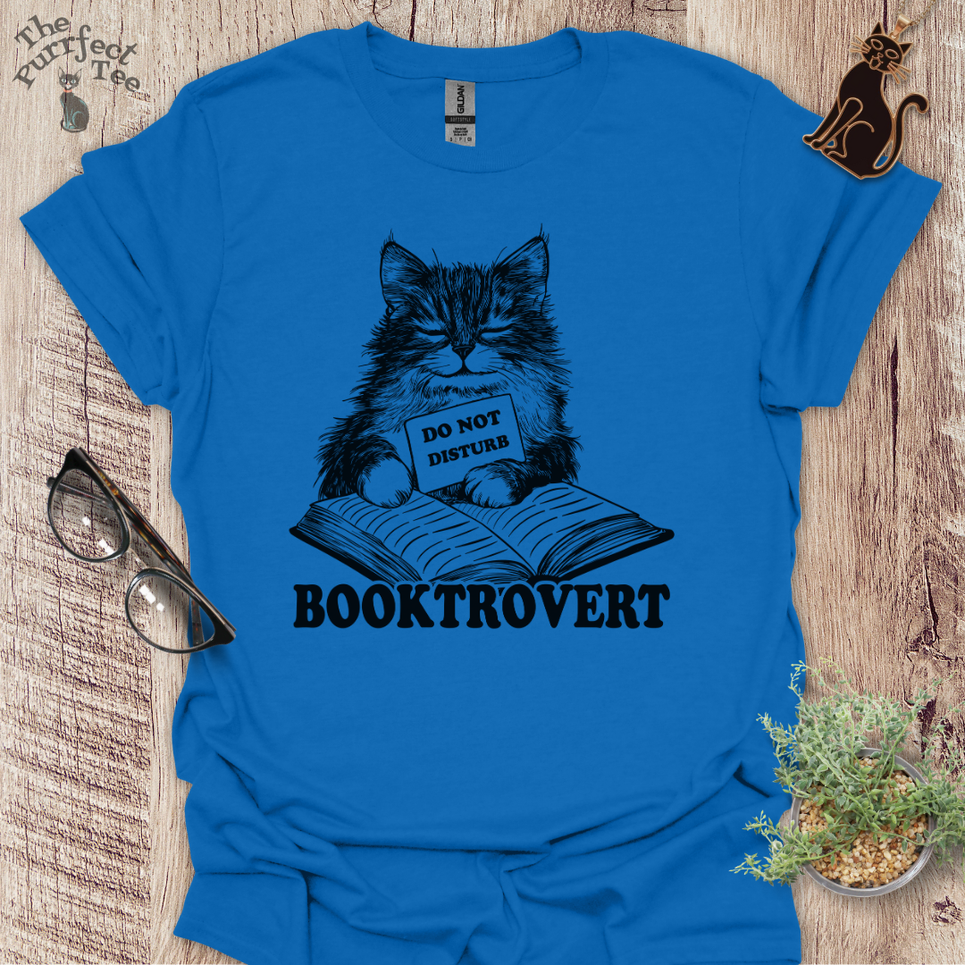 Booktrovert cat t-shirt