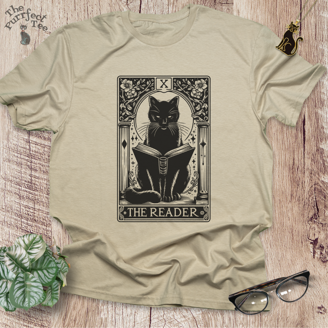Tarot card reader cat t-shirt
