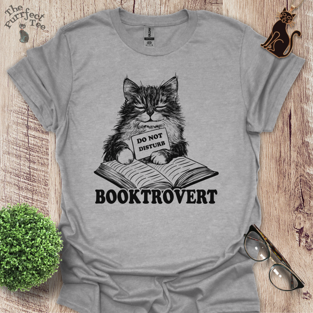 Booktrovert cat t-shirt