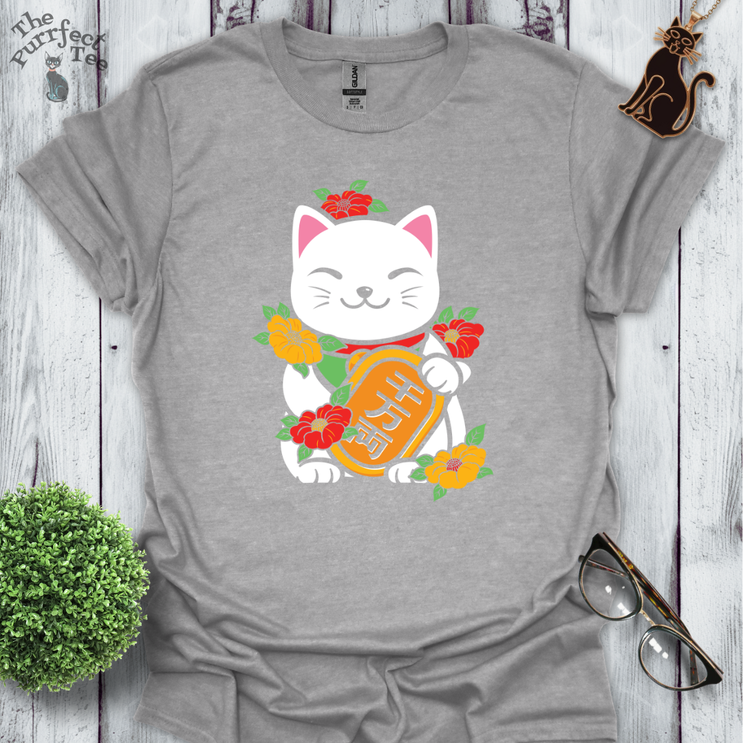Lucky cat with sign