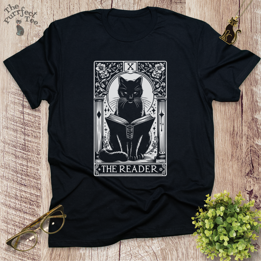 Tarot card reader cat t-shirt