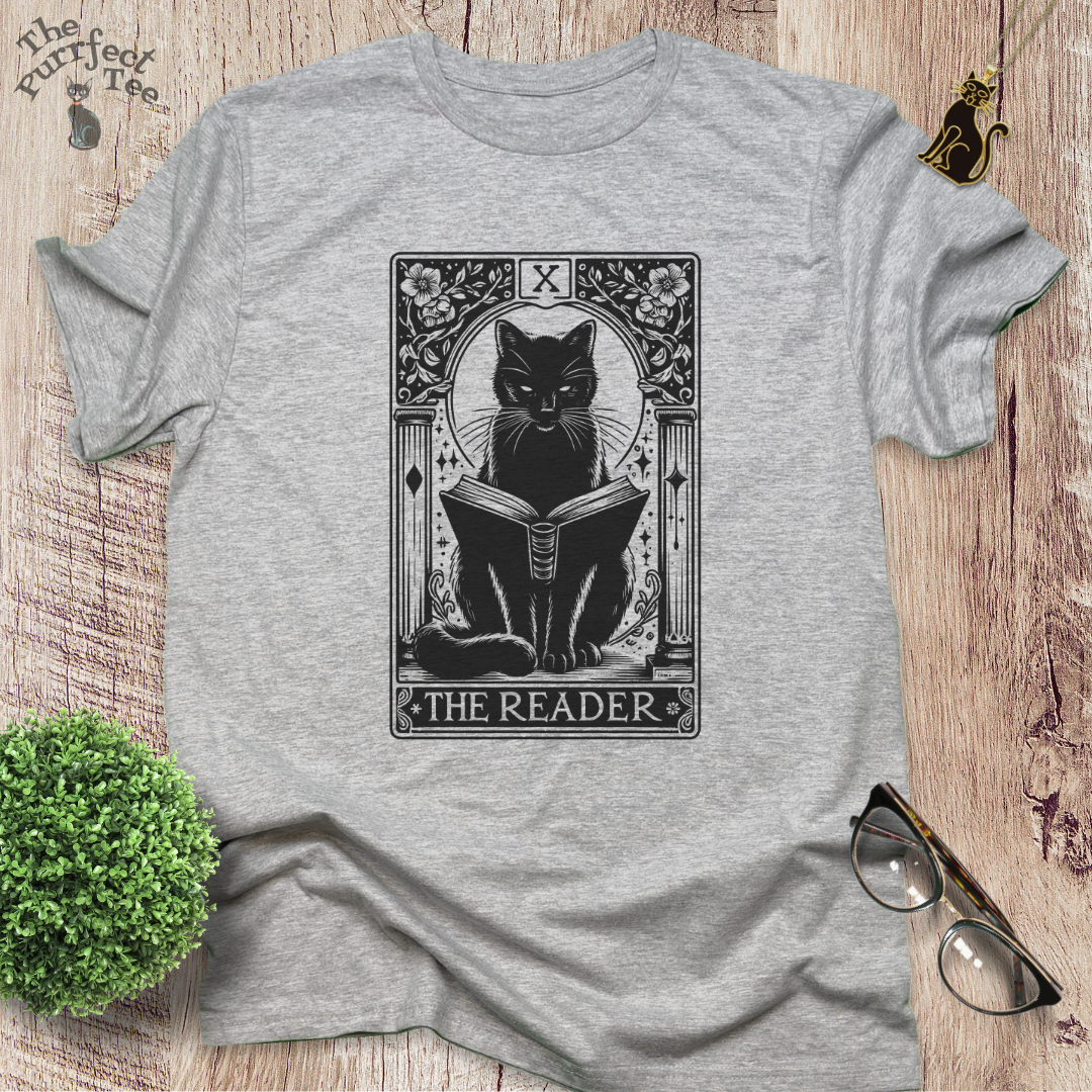 Tarot card reader cat t-shirt